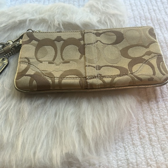 Coach wristlet - Picture 3 of 10